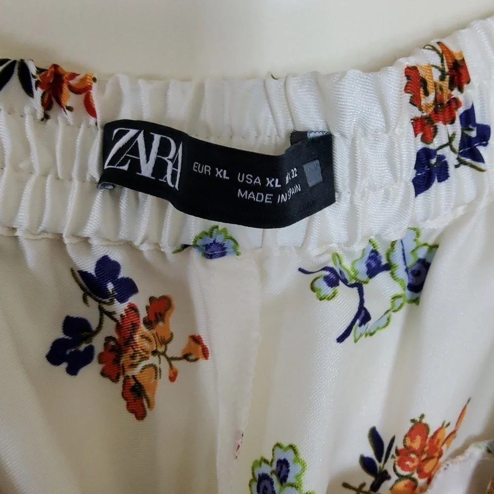 Zara Multicolor Floral Pants Size XL